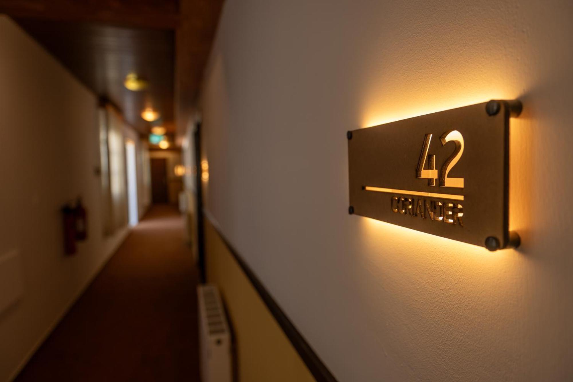 פלטרס New Helvetia Hotel מראה חיצוני תמונה